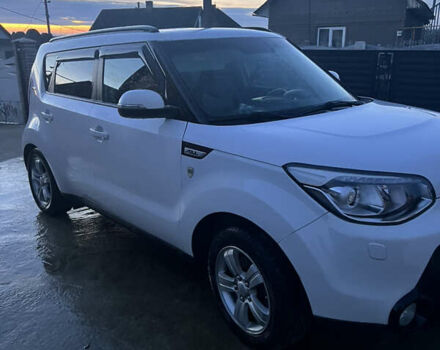 Белый Киа Soul, объемом двигателя 1.58 л и пробегом 190 тыс. км за 10000 $, фото 1 на Automoto.ua