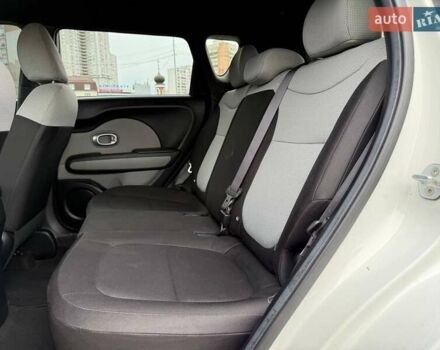 Білий Кіа Soul, об'ємом двигуна 1.59 л та пробігом 114 тис. км за 10290 $, фото 9 на Automoto.ua