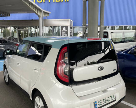 Белый Киа Soul, объемом двигателя 0 л и пробегом 136 тыс. км за 8800 $, фото 3 на Automoto.ua