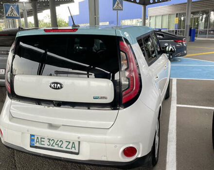 Белый Киа Soul, объемом двигателя 0 л и пробегом 136 тыс. км за 8800 $, фото 2 на Automoto.ua