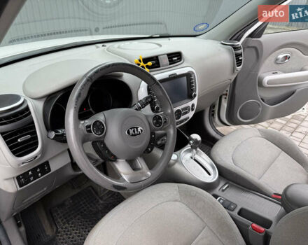 Білий Кіа Soul, об'ємом двигуна 0 л та пробігом 162 тис. км за 6700 $, фото 22 на Automoto.ua