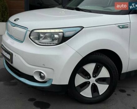 Белый Киа Soul, объемом двигателя 0 л и пробегом 143 тыс. км за 6900 $, фото 3 на Automoto.ua