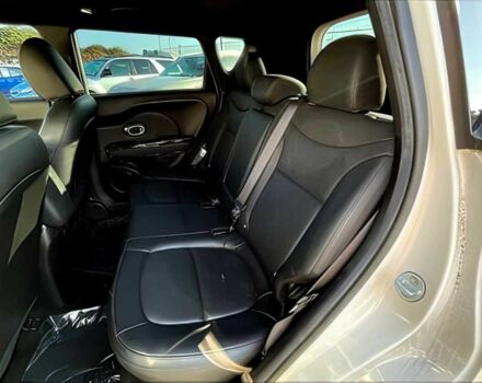 Белый Киа Soul, объемом двигателя 2 л и пробегом 72 тыс. км за 5200 $, фото 10 на Automoto.ua