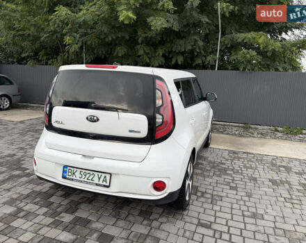 Білий Кіа Soul, об'ємом двигуна 0 л та пробігом 162 тис. км за 6700 $, фото 13 на Automoto.ua