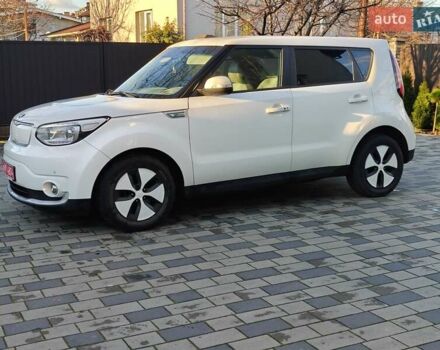 Белый Киа Soul, объемом двигателя 0 л и пробегом 132 тыс. км за 6750 $, фото 4 на Automoto.ua