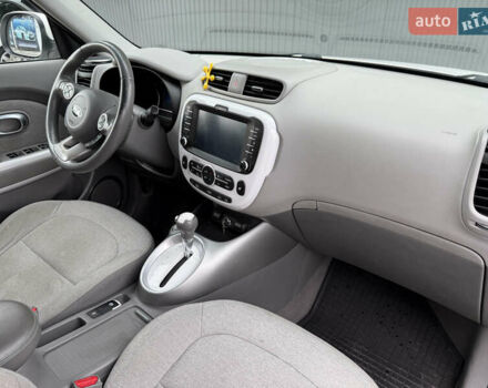 Білий Кіа Soul, об'ємом двигуна 0 л та пробігом 162 тис. км за 6700 $, фото 15 на Automoto.ua