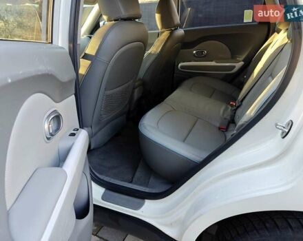 Белый Киа Soul, объемом двигателя 0 л и пробегом 132 тыс. км за 6750 $, фото 6 на Automoto.ua