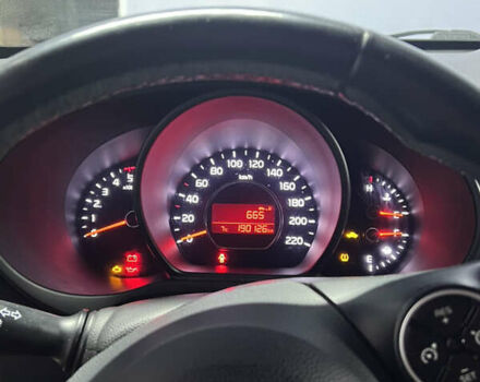 Белый Киа Soul, объемом двигателя 1.58 л и пробегом 190 тыс. км за 10000 $, фото 9 на Automoto.ua