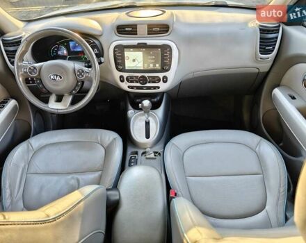 Белый Киа Soul, объемом двигателя 0 л и пробегом 132 тыс. км за 6750 $, фото 8 на Automoto.ua