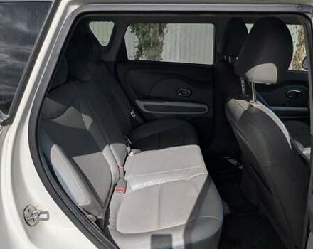 Белый Киа Soul, объемом двигателя 0 л и пробегом 98 тыс. км за 3900 $, фото 5 на Automoto.ua