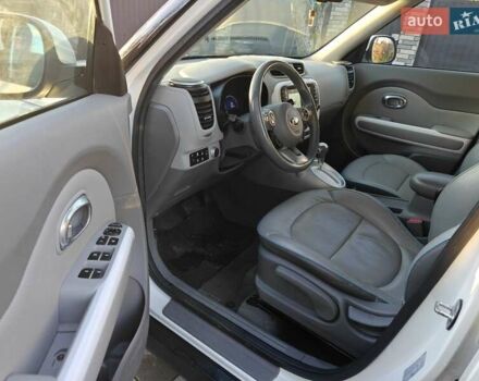 Белый Киа Soul, объемом двигателя 0 л и пробегом 132 тыс. км за 6750 $, фото 20 на Automoto.ua