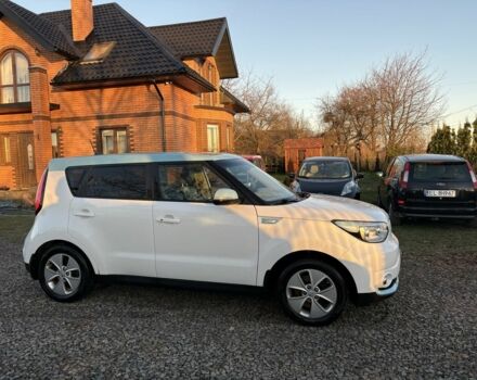 Белый Киа Soul, объемом двигателя 0 л и пробегом 151 тыс. км за 5900 $, фото 1 на Automoto.ua