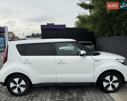 Білий Кіа Soul, об'ємом двигуна 0 л та пробігом 162 тис. км за 6700 $, фото 11 на Automoto.ua