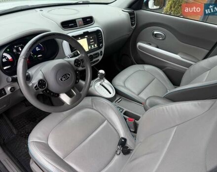 Белый Киа Soul, объемом двигателя 0 л и пробегом 143 тыс. км за 6900 $, фото 10 на Automoto.ua