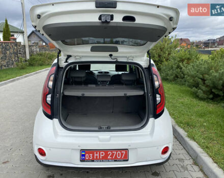 Білий Кіа Soul, об'ємом двигуна 0 л та пробігом 127 тис. км за 7500 $, фото 13 на Automoto.ua