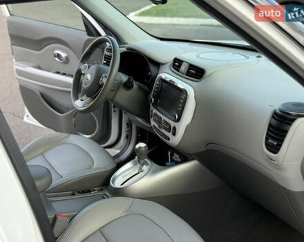Белый Киа Soul, объемом двигателя 0 л и пробегом 149 тыс. км за 6950 $, фото 22 на Automoto.ua