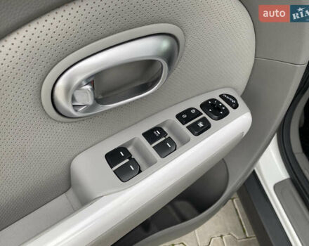 Білий Кіа Soul, об'ємом двигуна 0 л та пробігом 127 тис. км за 7500 $, фото 29 на Automoto.ua