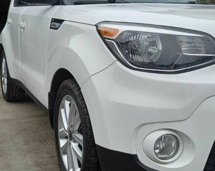 Белый Киа Soul, объемом двигателя 2 л и пробегом 130 тыс. км за 11700 $, фото 10 на Automoto.ua