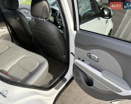 Белый Киа Soul, объемом двигателя 0 л и пробегом 149 тыс. км за 6950 $, фото 19 на Automoto.ua
