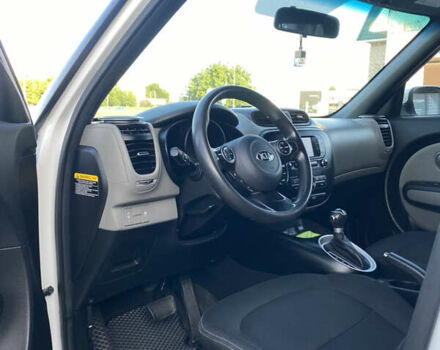 Білий Кіа Soul, об'ємом двигуна 2 л та пробігом 195 тис. км за 8600 $, фото 17 на Automoto.ua