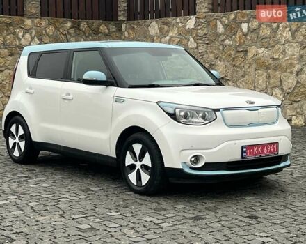 Білий Кіа Soul, об'ємом двигуна 0 л та пробігом 128 тис. км за 6750 $, фото 8 на Automoto.ua