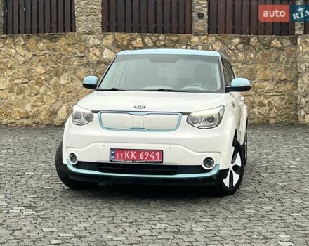 Білий Кіа Soul, об'ємом двигуна 0 л та пробігом 128 тис. км за 6750 $, фото 5 на Automoto.ua