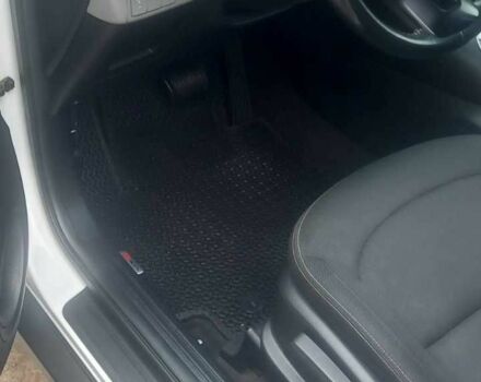 Белый Киа Soul, объемом двигателя 2 л и пробегом 130 тыс. км за 11700 $, фото 13 на Automoto.ua