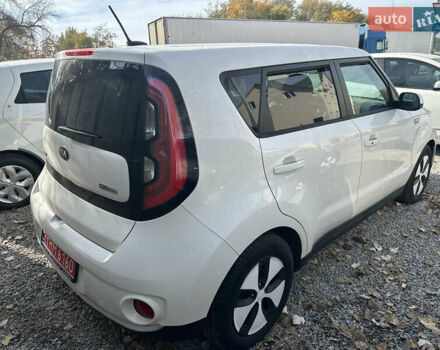 Белый Киа Soul, объемом двигателя 0 л и пробегом 112 тыс. км за 7300 $, фото 2 на Automoto.ua