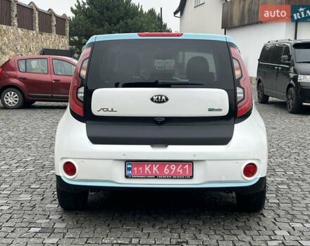 Білий Кіа Soul, об'ємом двигуна 0 л та пробігом 128 тис. км за 6750 $, фото 13 на Automoto.ua