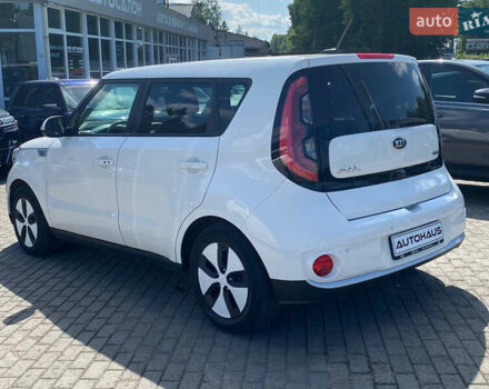 Киа Soul 2016 в Житомире на Automoto.ua Белый Киа Soul, объемом двигателя 0 л и пробегом 132 тыс. км за 7999 $, фото 7 на Automoto.ua