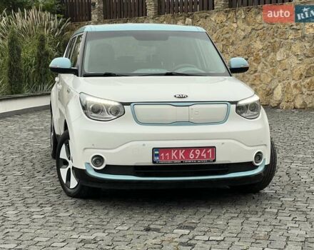 Білий Кіа Soul, об'ємом двигуна 0 л та пробігом 128 тис. км за 6750 $, фото 2 на Automoto.ua