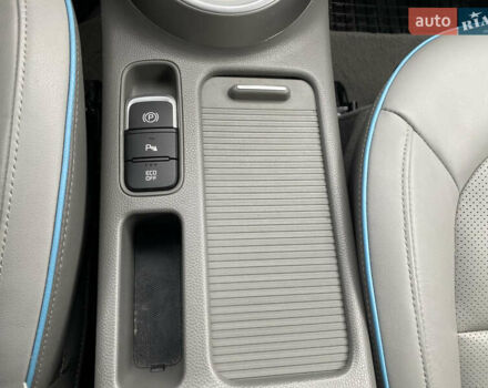 Білий Кіа Soul, об'ємом двигуна 0 л та пробігом 127 тис. км за 7500 $, фото 35 на Automoto.ua