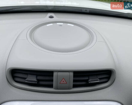 Білий Кіа Soul, об'ємом двигуна 0 л та пробігом 127 тис. км за 7500 $, фото 37 на Automoto.ua