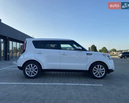 Білий Кіа Soul, об'ємом двигуна 2 л та пробігом 195 тис. км за 8600 $, фото 5 на Automoto.ua