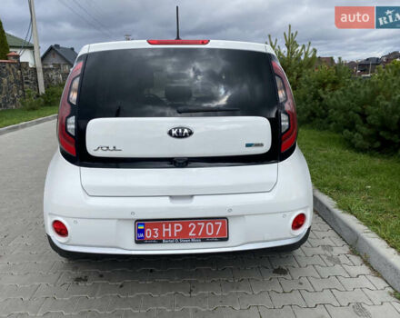 Білий Кіа Soul, об'ємом двигуна 0 л та пробігом 127 тис. км за 7500 $, фото 9 на Automoto.ua