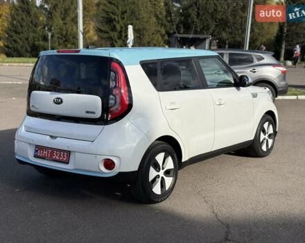 Белый Киа Soul, объемом двигателя 0 л и пробегом 149 тыс. км за 6950 $, фото 4 на Automoto.ua