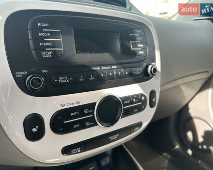 Белый Киа Soul, объемом двигателя 0 л и пробегом 112 тыс. км за 7300 $, фото 13 на Automoto.ua