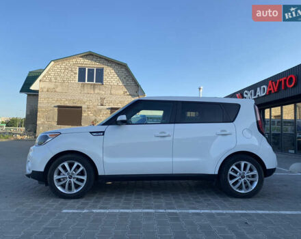 Білий Кіа Soul, об'ємом двигуна 2 л та пробігом 195 тис. км за 8600 $, фото 6 на Automoto.ua