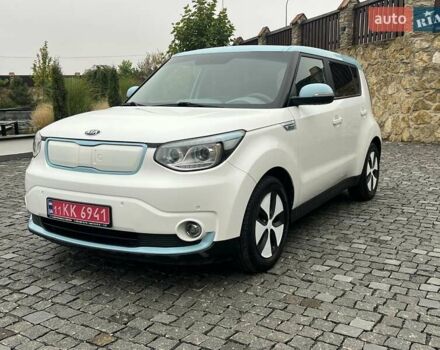 Білий Кіа Soul, об'ємом двигуна 0 л та пробігом 128 тис. км за 6750 $, фото 6 на Automoto.ua