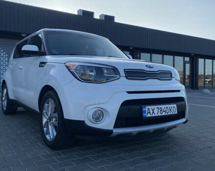 Білий Кіа Soul, об'ємом двигуна 2 л та пробігом 195 тис. км за 8600 $, фото 2 на Automoto.ua