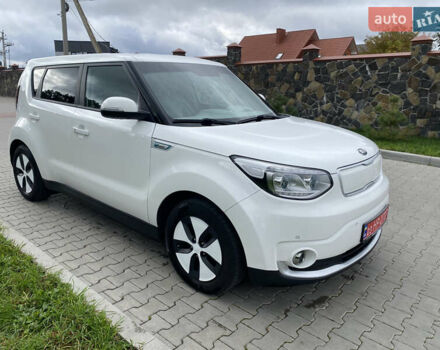 Білий Кіа Soul, об'ємом двигуна 0 л та пробігом 127 тис. км за 7500 $, фото 6 на Automoto.ua
