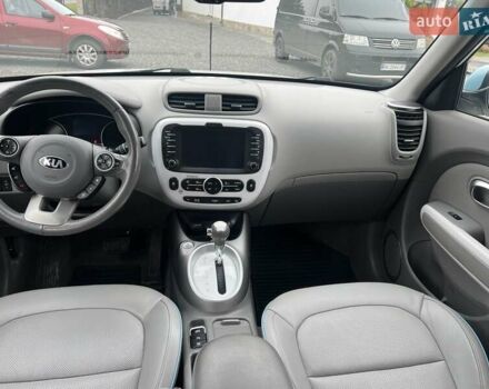 Білий Кіа Soul, об'ємом двигуна 0 л та пробігом 128 тис. км за 6750 $, фото 19 на Automoto.ua