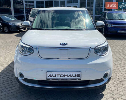 Киа Soul 2016 в Житомире на Automoto.ua Белый Киа Soul, объемом двигателя 0 л и пробегом 132 тыс. км за 7999 $, фото 1 на Automoto.ua