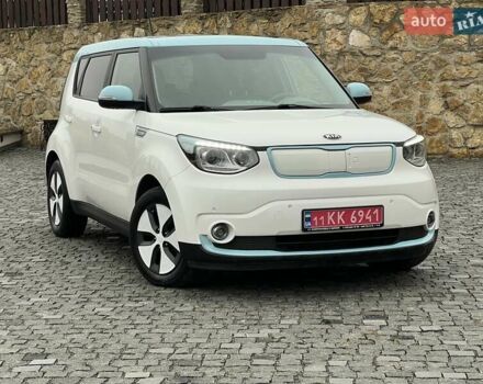 Білий Кіа Soul, об'ємом двигуна 0 л та пробігом 128 тис. км за 6750 $, фото 4 на Automoto.ua