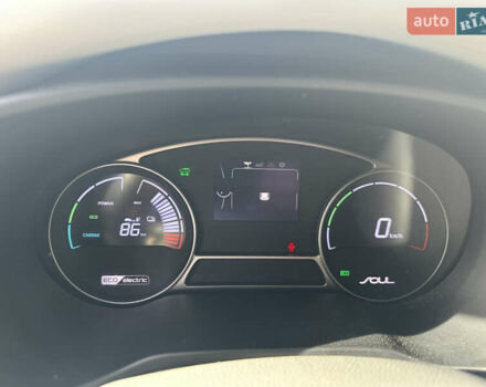 Белый Киа Soul, объемом двигателя 0 л и пробегом 112 тыс. км за 7300 $, фото 12 на Automoto.ua