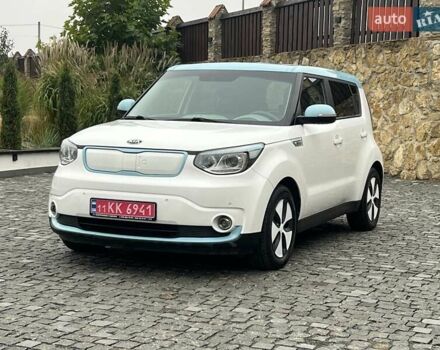 Білий Кіа Soul, об'ємом двигуна 0 л та пробігом 128 тис. км за 6750 $, фото 10 на Automoto.ua