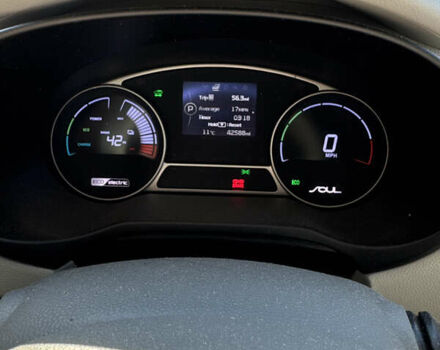 Белый Киа Soul, объемом двигателя 0 л и пробегом 68 тыс. км за 9700 $, фото 5 на Automoto.ua