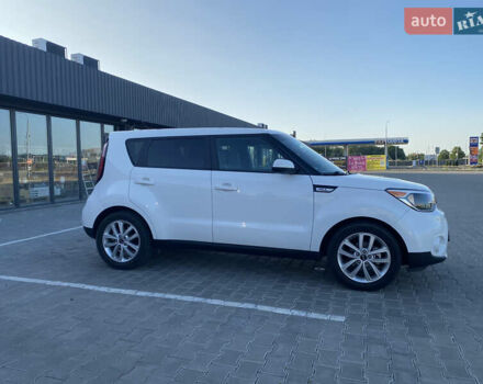 Білий Кіа Soul, об'ємом двигуна 2 л та пробігом 195 тис. км за 8600 $, фото 14 на Automoto.ua