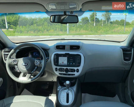 Киа Soul 2016 в Житомире на Automoto.ua Белый Киа Soul, объемом двигателя 0 л и пробегом 132 тыс. км за 7999 $, фото 12 на Automoto.ua