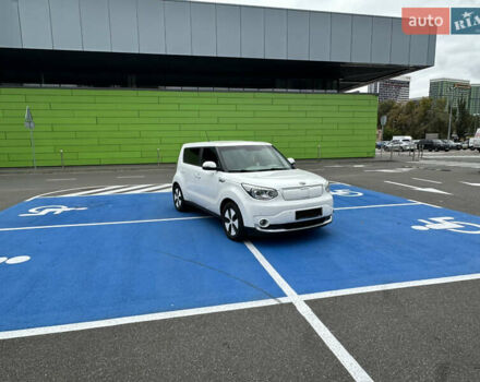 Белый Киа Soul, объемом двигателя 0 л и пробегом 123 тыс. км за 12500 $, фото 1 на Automoto.ua